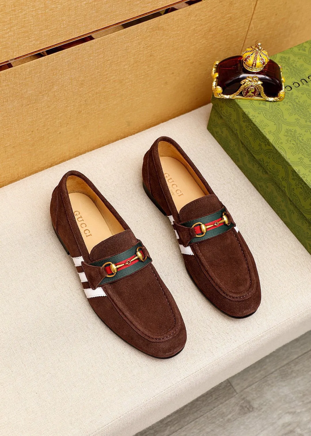 Men's shoes 💰480 💐 Product trademark: GUCCI "Gucci" casual leather shoes Regular size: 38-44 (45.46🉑️customized) Product materials: Selected imported first-layer frosted cowhide upper + classic hardware buckle, imported cowhide leather lining. Strong three-dimensional visual effect, original outsole Color: 4⃣️colors available